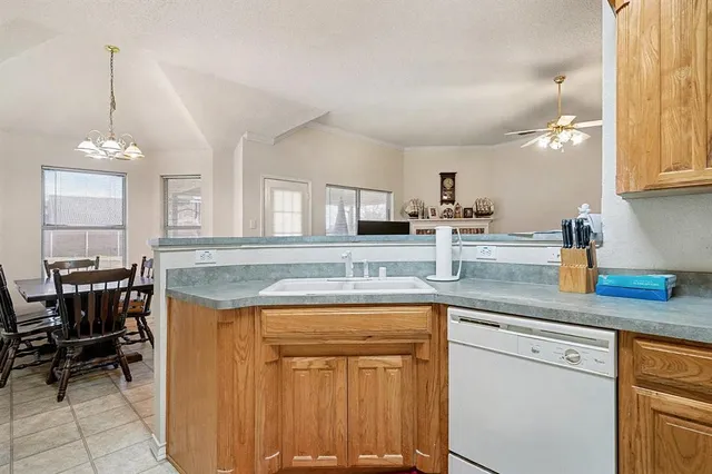 $425,000 | 212 Turner Avenue, Roanoke, TX 76262