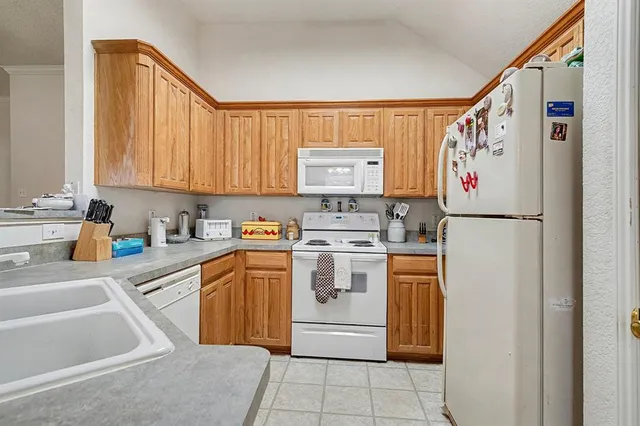 $425,000 | 212 Turner Avenue, Roanoke, TX 76262