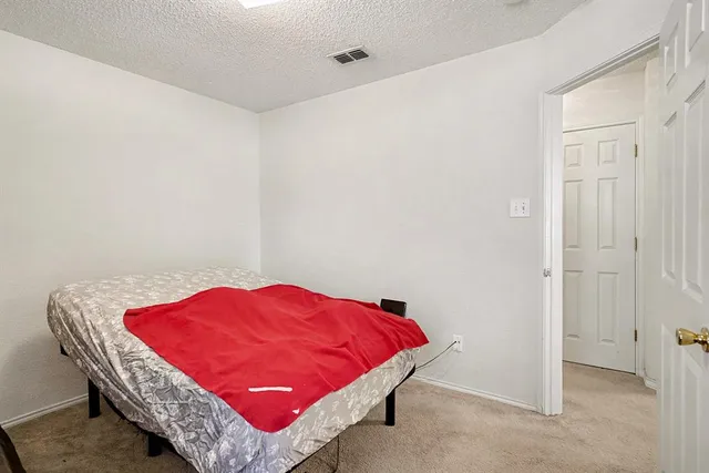 $425,000 | 212 Turner Avenue, Roanoke, TX 76262