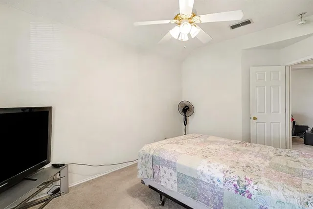 $425,000 | 212 Turner Avenue, Roanoke, TX 76262