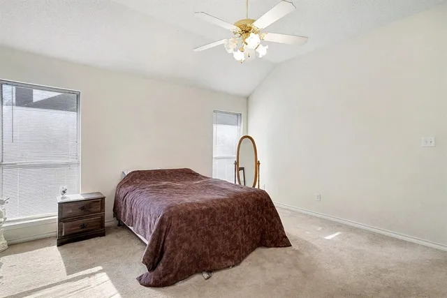 $425,000 | 212 Turner Avenue, Roanoke, TX 76262