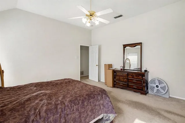 $425,000 | 212 Turner Avenue, Roanoke, TX 76262