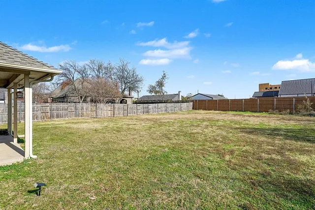 $425,000 | 212 Turner Avenue, Roanoke, TX 76262