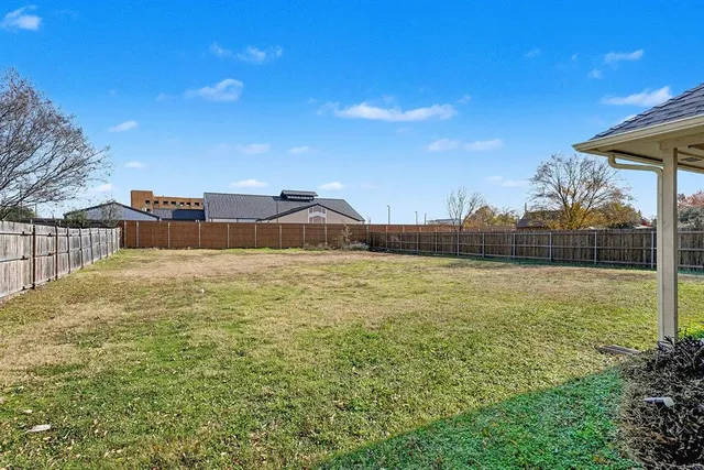 $425,000 | 212 Turner Avenue, Roanoke, TX 76262