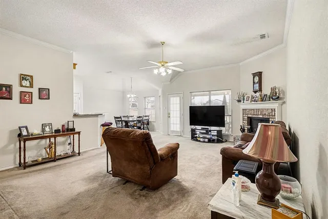 $425,000 | 212 Turner Avenue, Roanoke, TX 76262