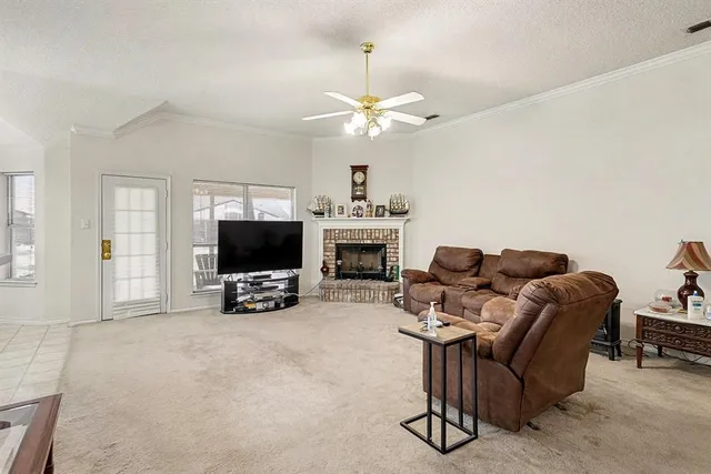 $425,000 | 212 Turner Avenue, Roanoke, TX 76262