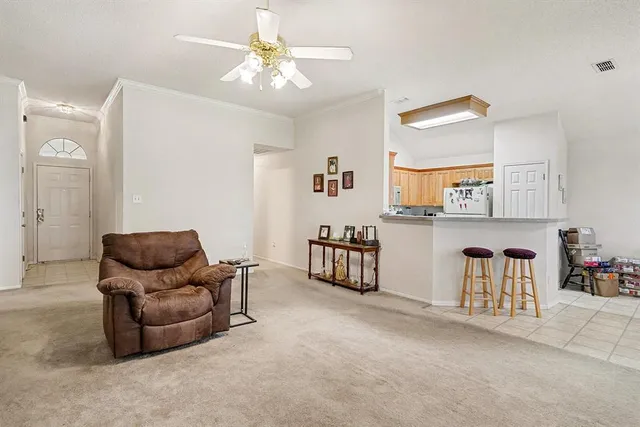 $425,000 | 212 Turner Avenue, Roanoke, TX 76262