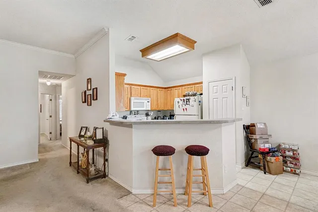 $425,000 | 212 Turner Avenue, Roanoke, TX 76262