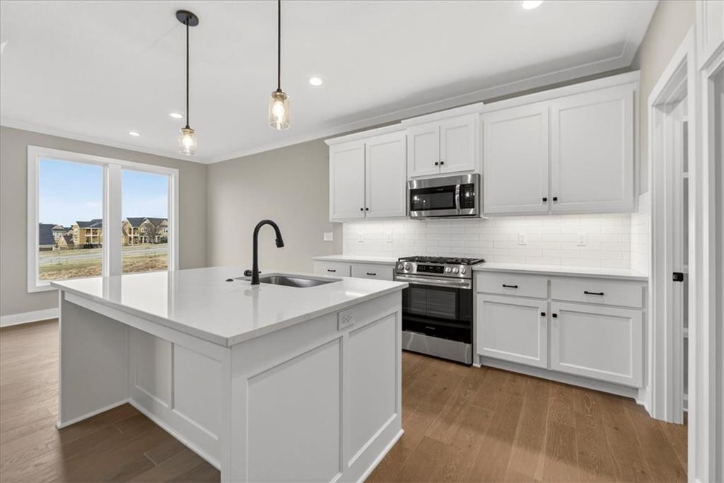 9468 Shady Bend Road Lenexa, KS 66227 - Photo 1 of 50