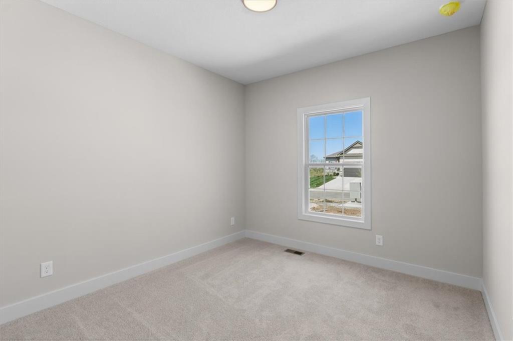 9468 Shady Bend Road Lenexa, KS 66227 - Photo 16 of 32