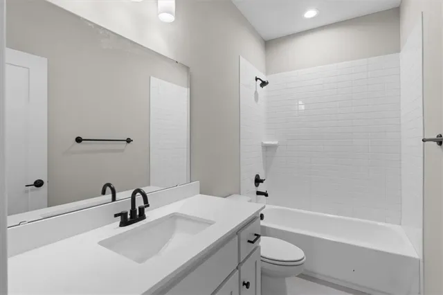 $559,855 | 9468 Shady Bend Road, Lenexa, KS 66227