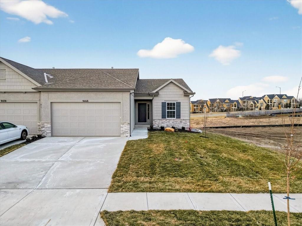 9468 Shady Bend Road Lenexa, KS 66227 - Photo 2 of 50