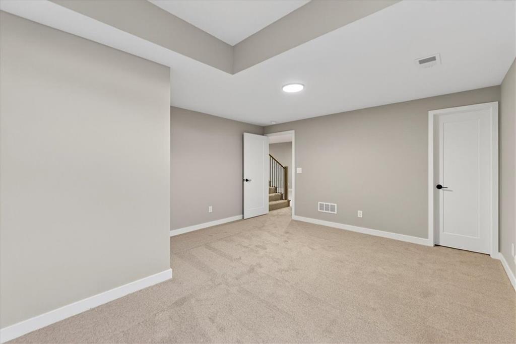 9468 Shady Bend Road Lenexa, KS 66227 - Photo 36 of 50