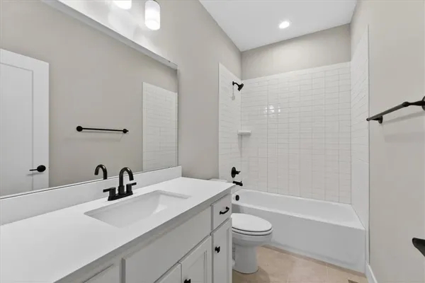 $559,855 | 9468 Shady Bend Road, Lenexa, KS 66227