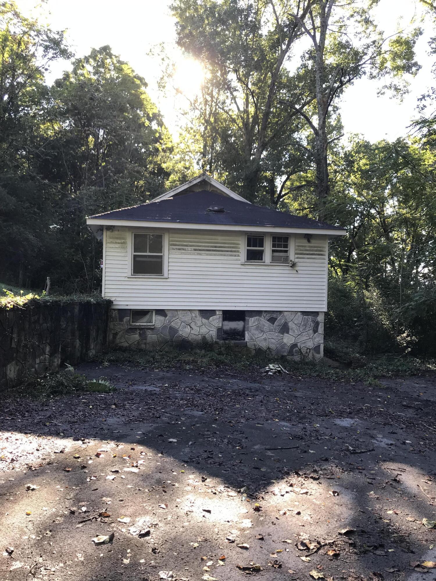 248 Cumberland View Road Clinton, TN 37716 - Photo 3 of 8 248 CVR #3