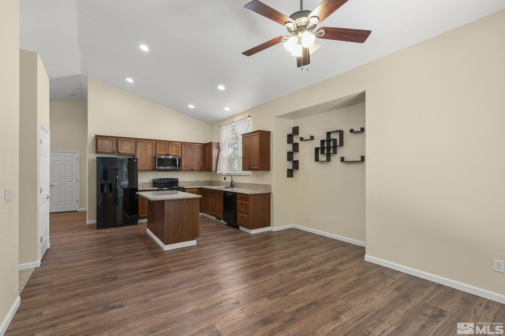 993 Floral Ridge Way Sparks, NV 89436 - Photo 13 of 30 Photo 13