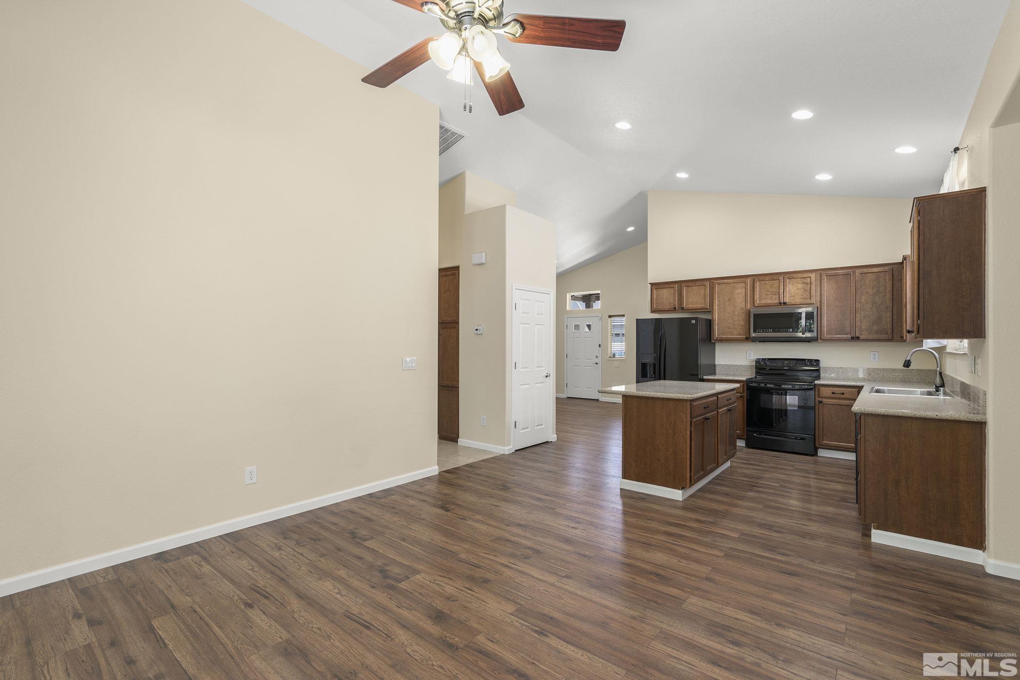 993 Floral Ridge Way Sparks, NV 89436 - Photo 14 of 30 Photo 14