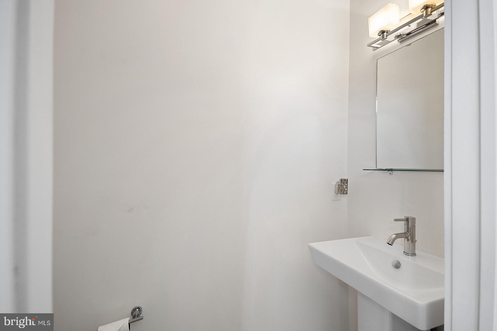 910 North 5th Street Philadelphia, PA 19123 - Photo 12 of 52