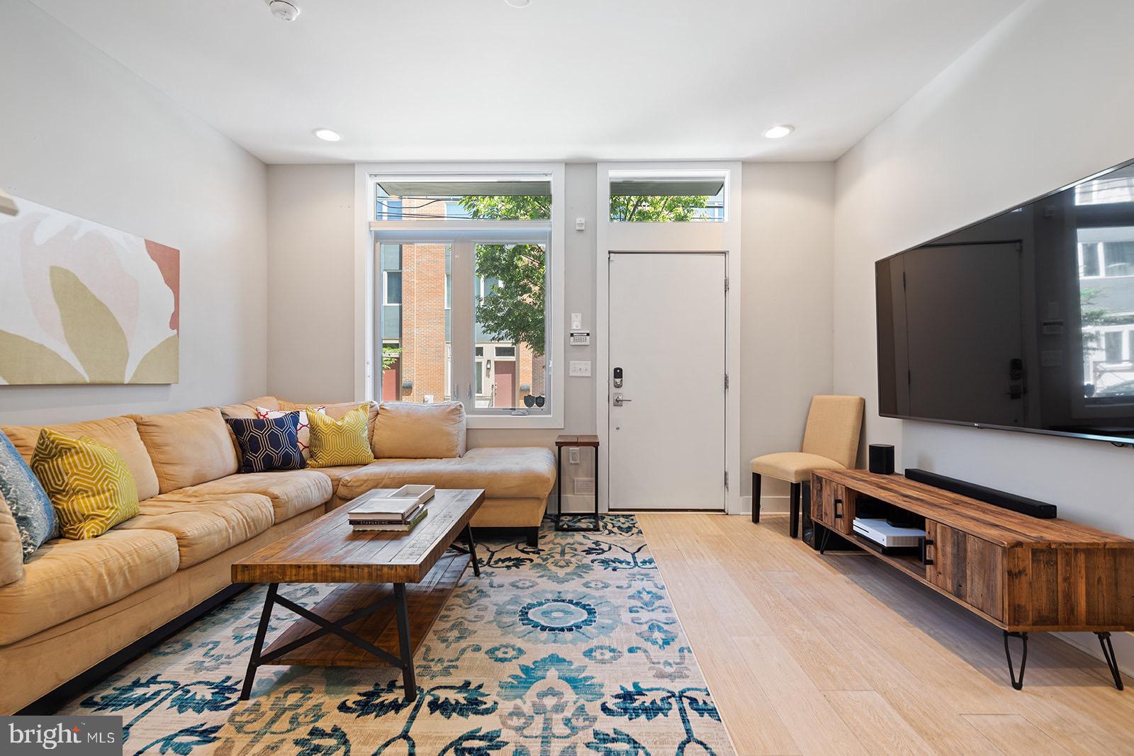 910 North 5th Street Philadelphia, PA 19123 - Photo 4 of 52