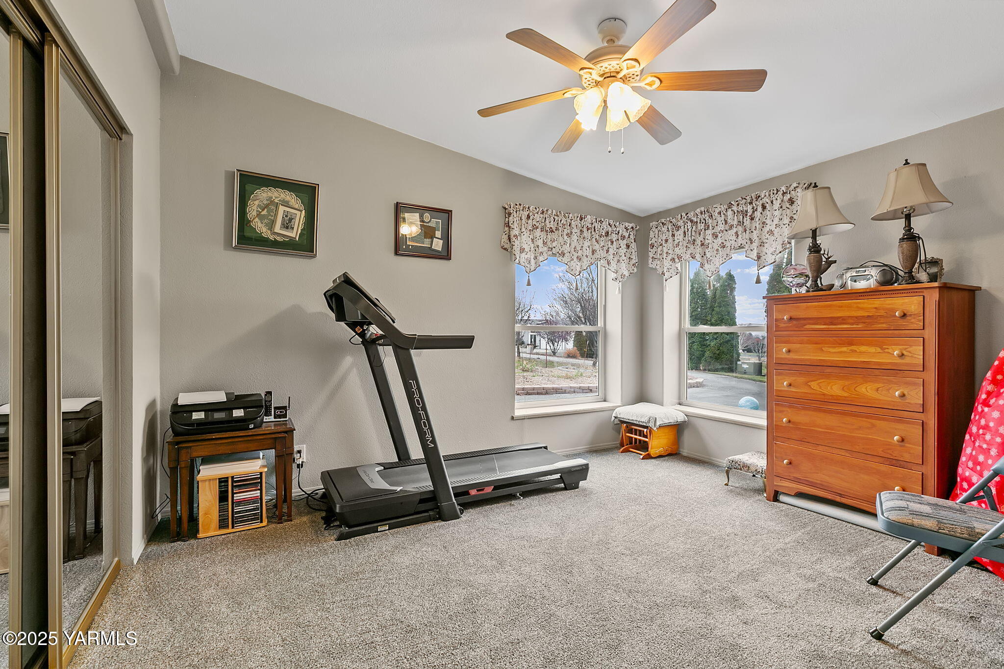 312 Wendt Road Yakima, WA 98901 - Photo 20 of 37 a view of a room with gym equipment
