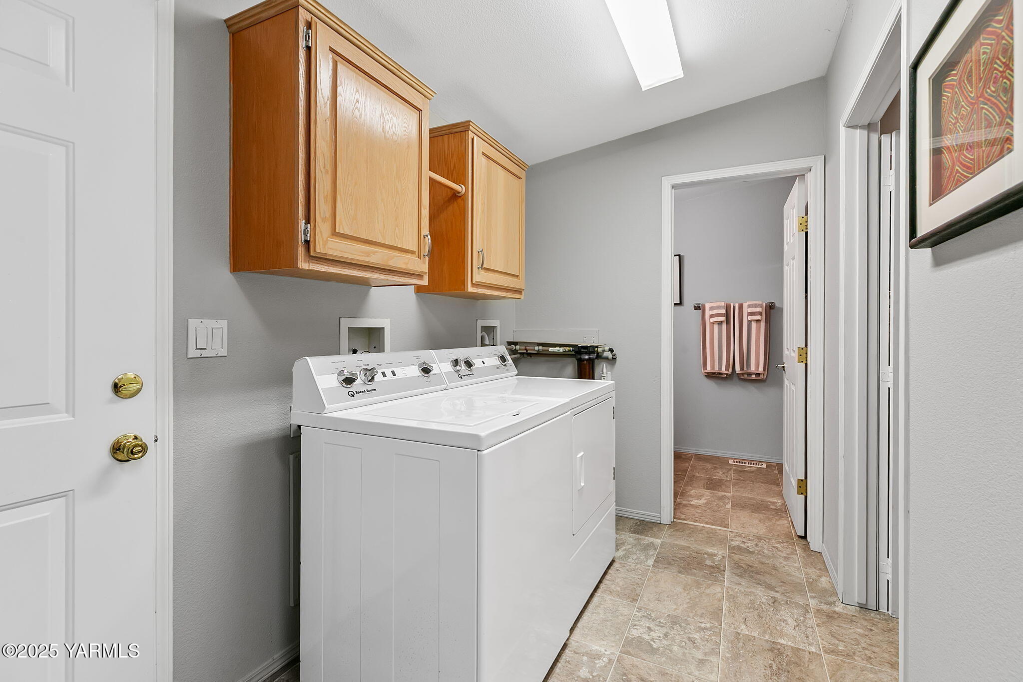 312 Wendt Road Yakima, WA 98901 - Photo 22 of 37 a utility room with dryer and washer