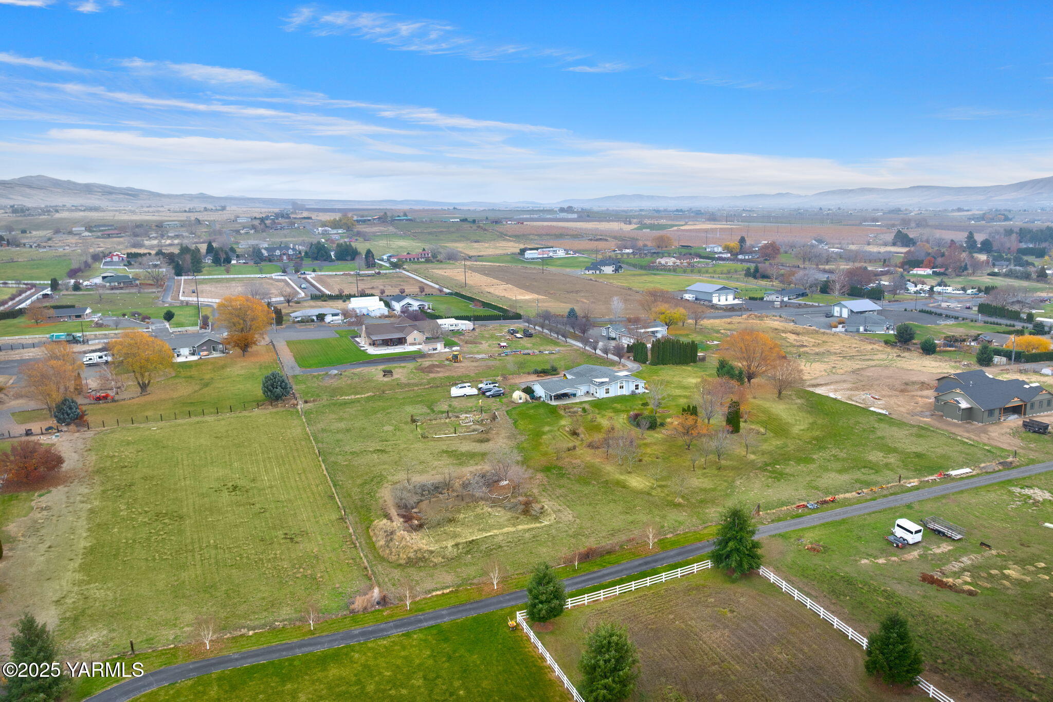 312 Wendt Road Yakima, WA 98901 - Photo 29 of 37 an aerial view of residential houses with outdoor space