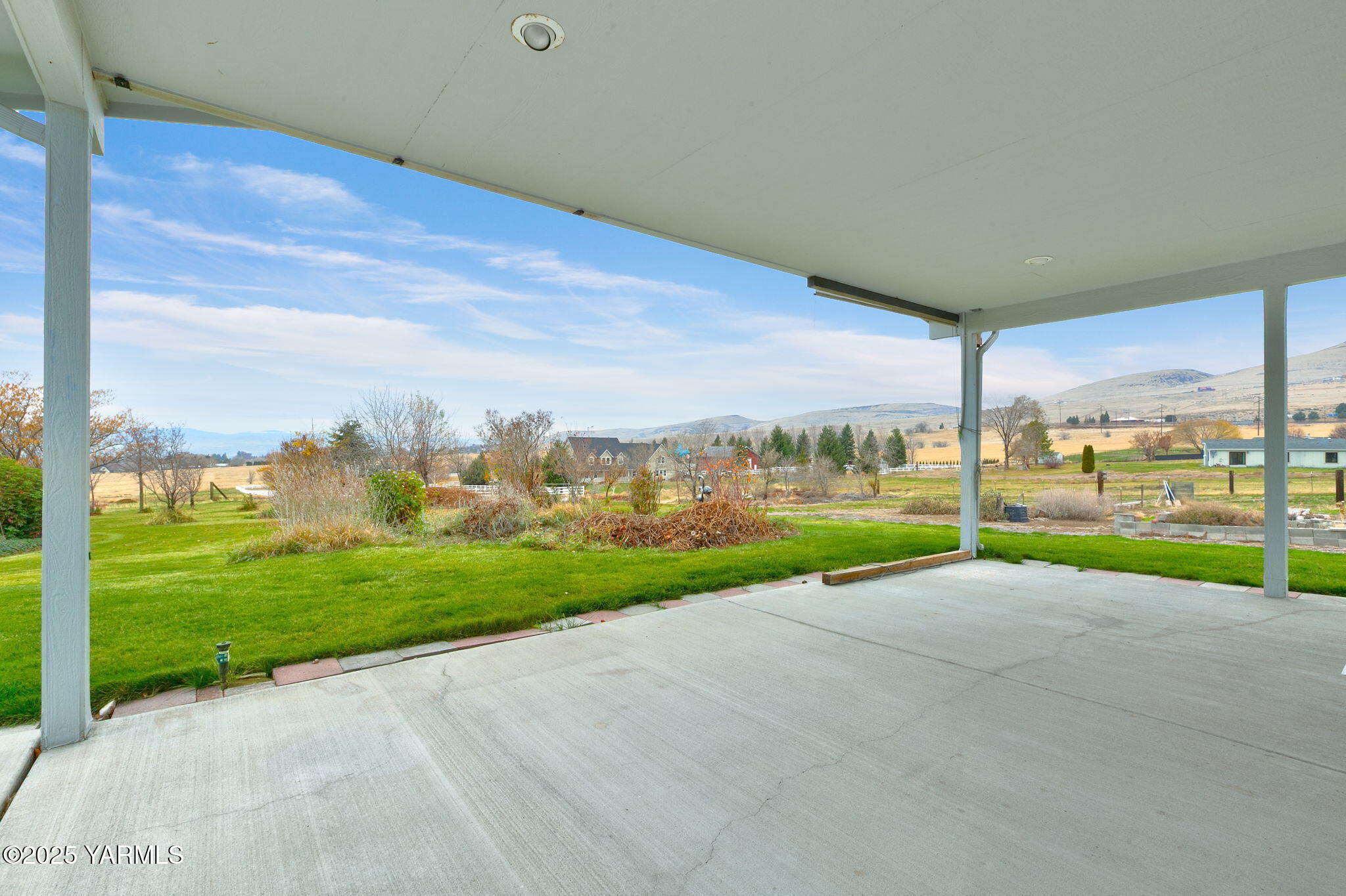 312 Wendt Road Yakima, WA 98901 - Photo 34 of 37 Covered Patio