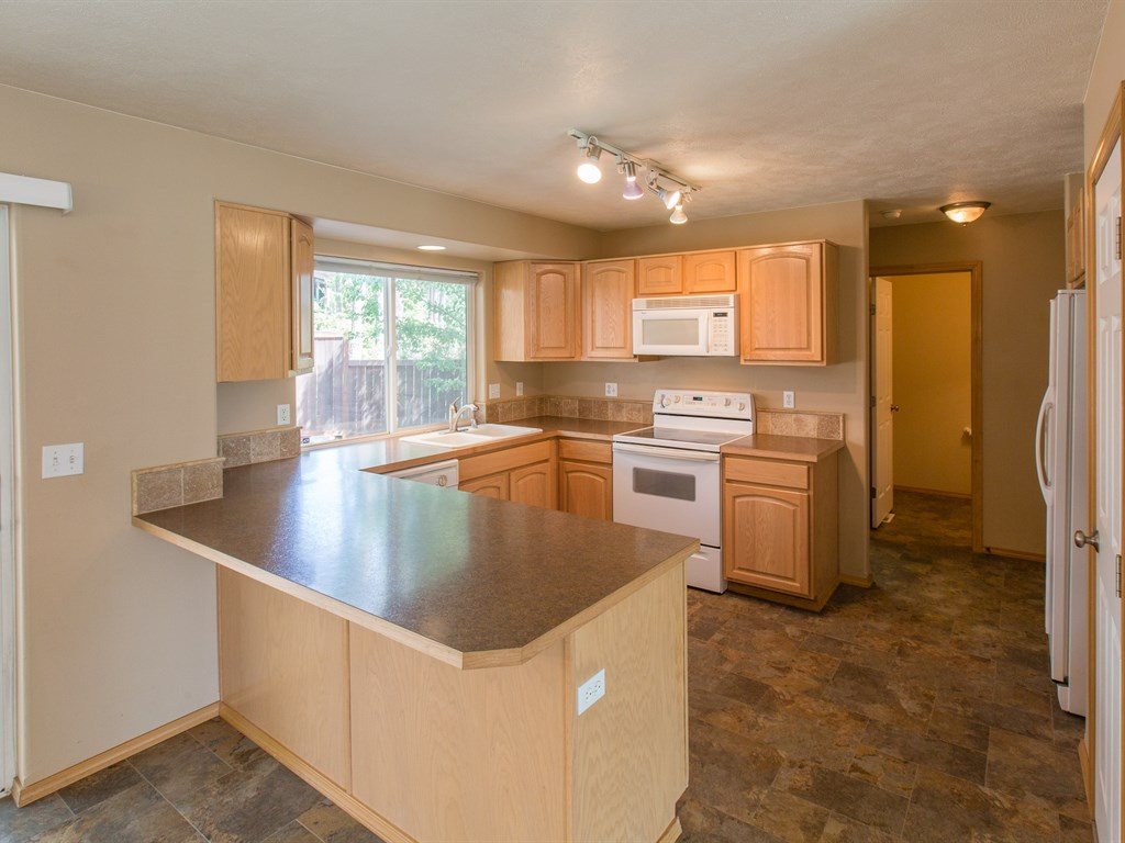 7030 South Crestview Road Spokane, WA 99224 - Photo 5 of 18