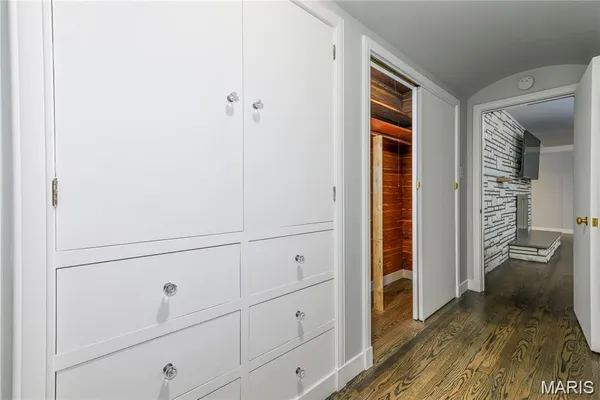 $1,389,999 | 18 Country Aire Drive, St. Louis, MO 63131