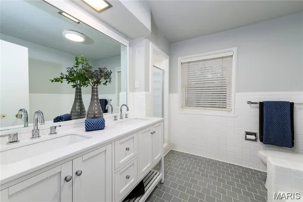 $1,389,999 | 18 Country Aire Drive, St. Louis, MO 63131