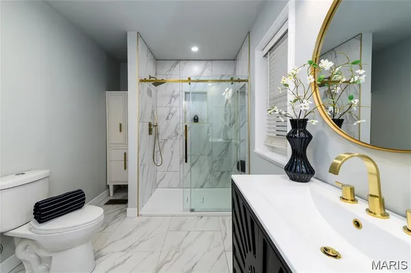 $1,389,999 | 18 Country Aire Drive, St. Louis, MO 63131