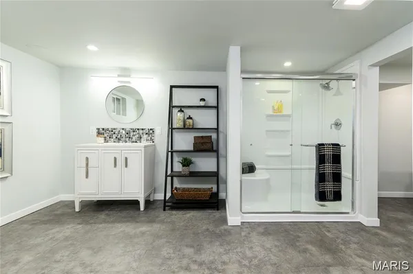 $1,389,999 | 18 Country Aire Drive, St. Louis, MO 63131
