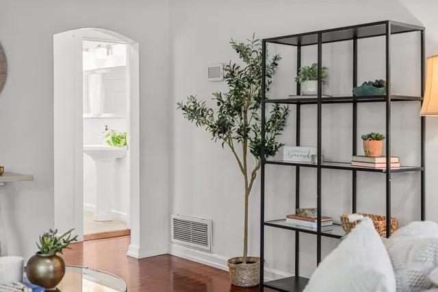 $359,999 | 1545 Olive Avenue, Redding, CA 96001