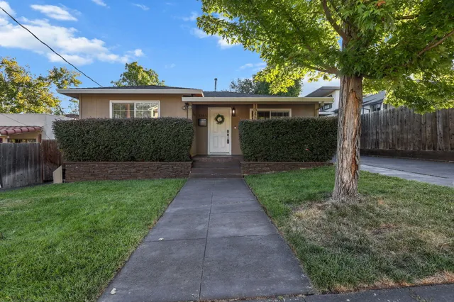 $359,999 | 1545 Olive Avenue, Redding, CA 96001
