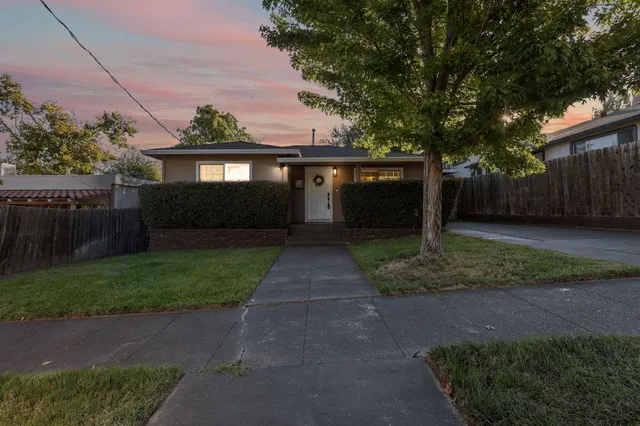 $359,999 | 1545 Olive Avenue, Redding, CA 96001