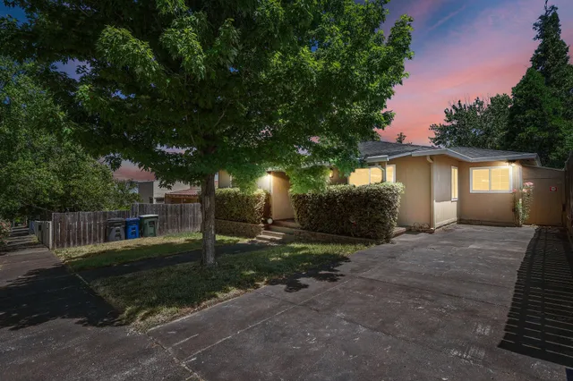 $359,999 | 1545 Olive Avenue, Redding, CA 96001