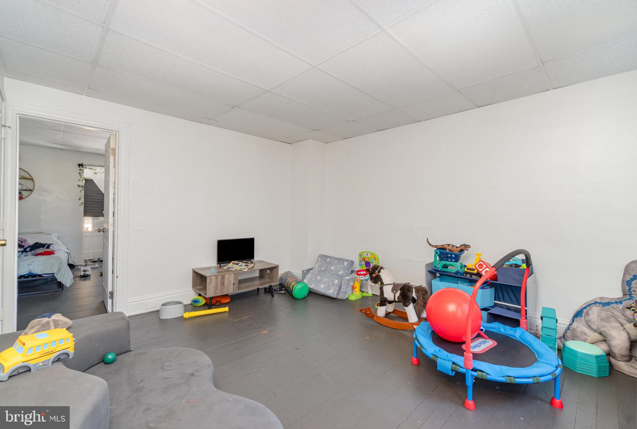 281 West Cottage Place York, PA 17401 - Photo 10 of 30 a room with toys and toys