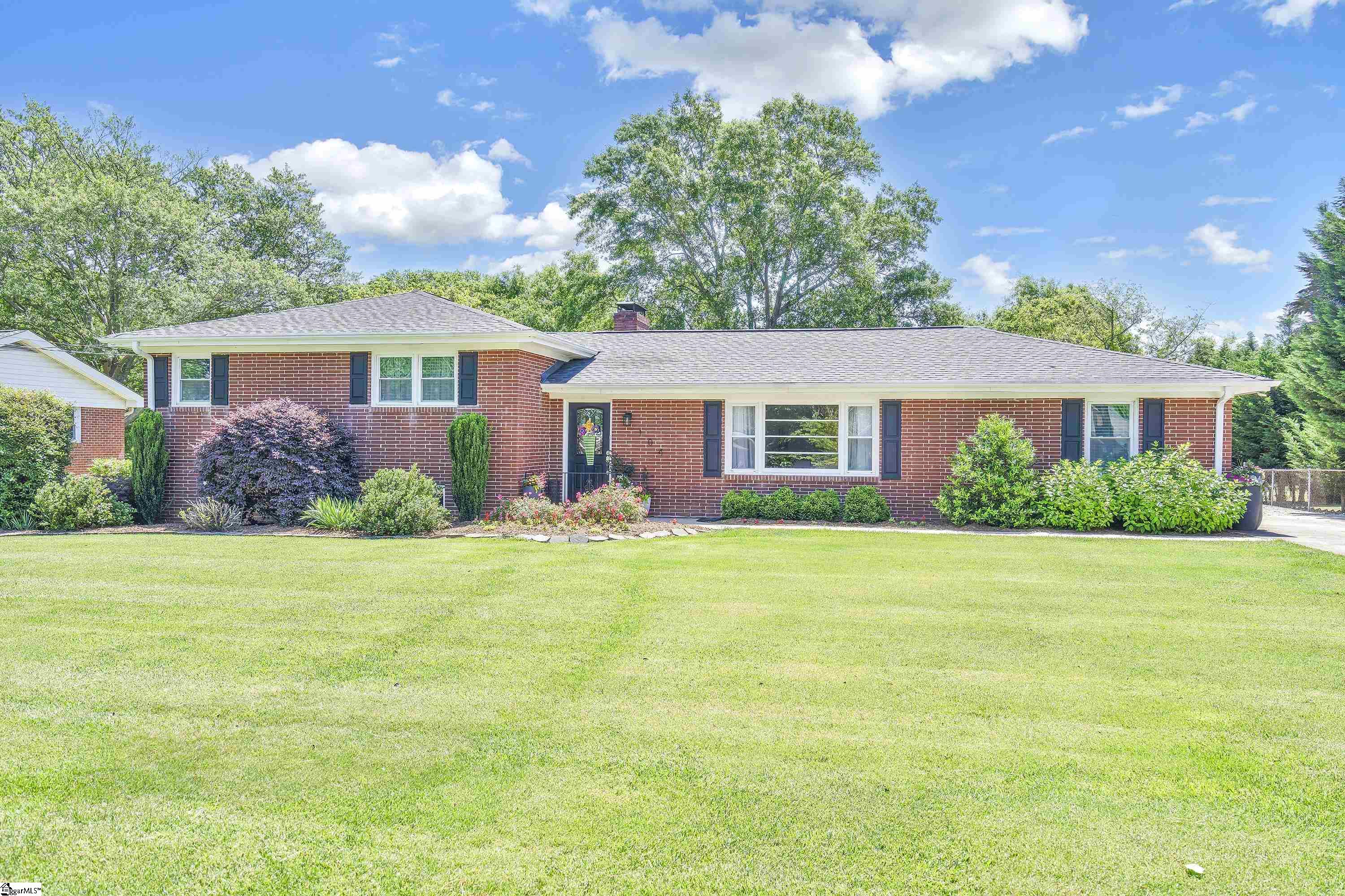 104 Central Avenue Mauldin, SC 29662 - Photo 1 of 26