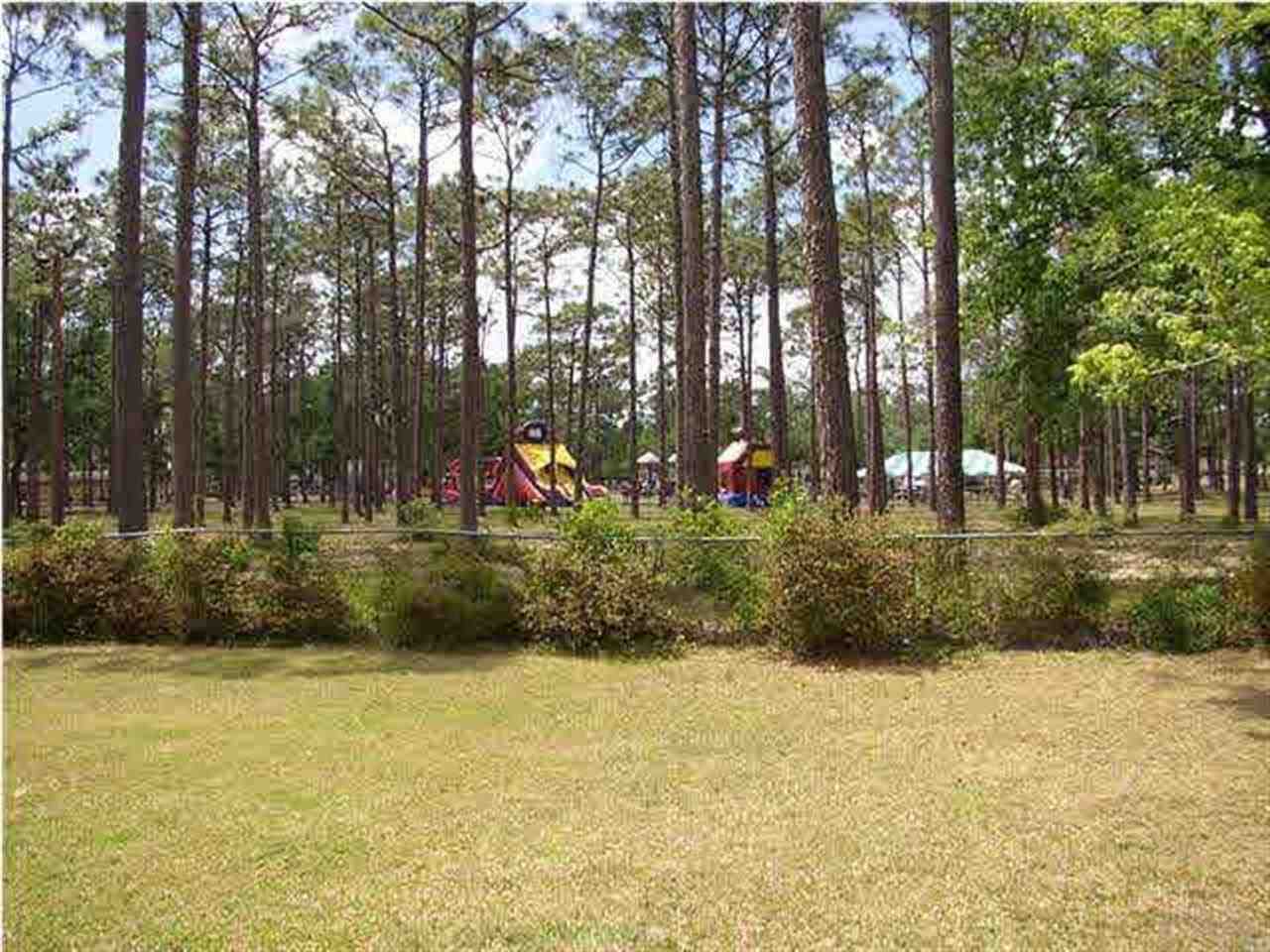 5575 Hibiscus Road Pensacola, FL 32504 - Photo 3 of 14 Gallery Image 3