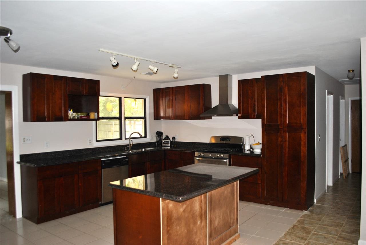 5575 Hibiscus Road Pensacola, FL 32504 - Photo 4 of 14 Gallery Image 4