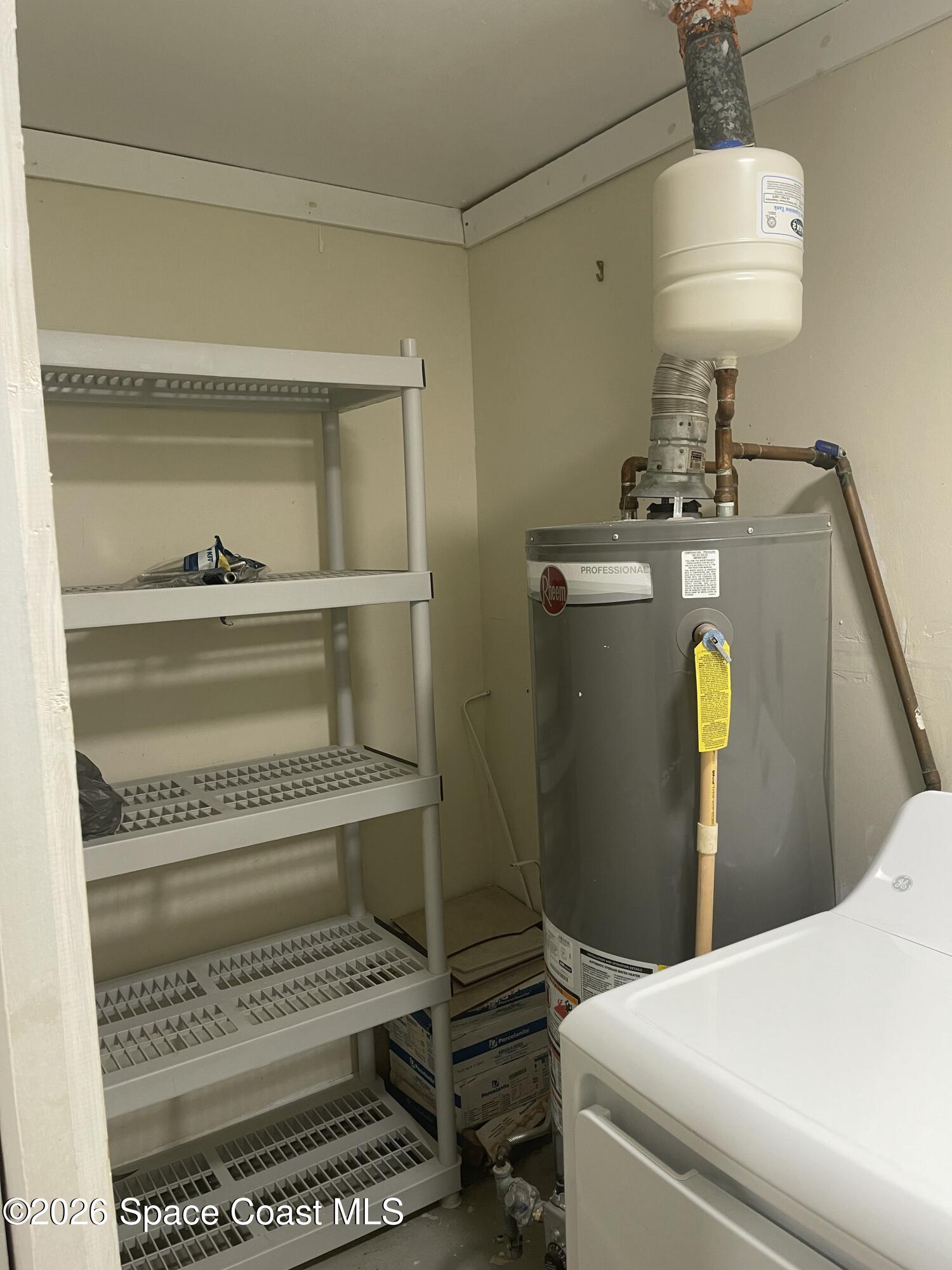 405 West Rutgers Street Melbourne, FL 32901 - Photo 16 of 25 Laundry/Storage