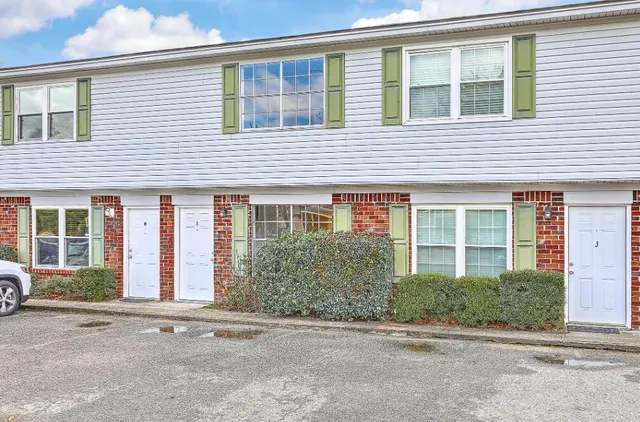 $199,500 | 519 Parkdale Drive, Unit I, Charleston, SC 29414