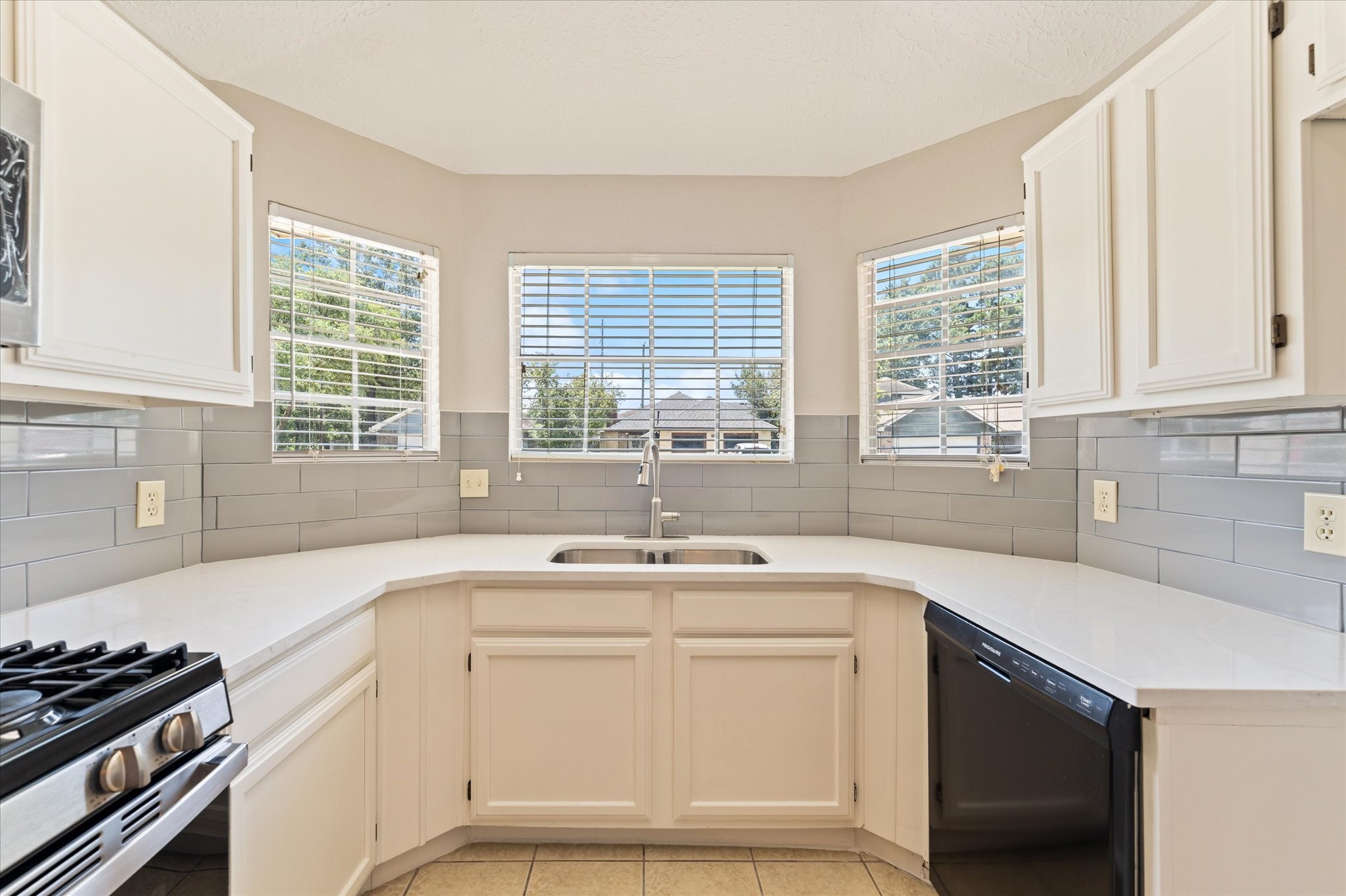 4906 Meadowfox Place Spring, TX 77389 - Photo 13 of 39