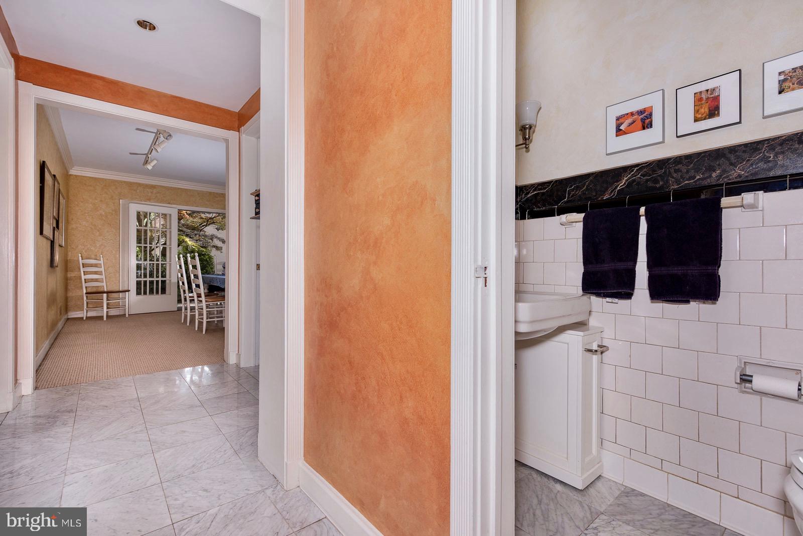 113 St Dunstans Road Baltimore, MD 21212 - Photo 19 of 45 Powder Room & Foyer