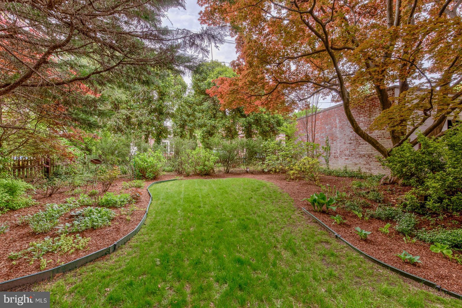113 St Dunstans Road Baltimore, MD 21212 - Photo 3 of 45 Exterior (Backyard & Garden)