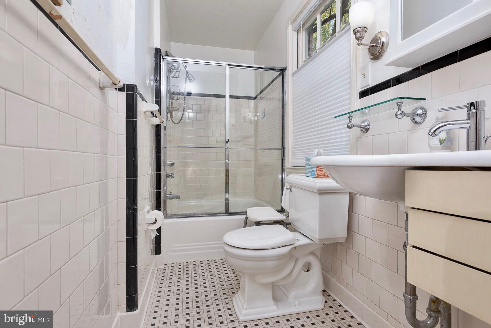 113 St Dunstans Road Baltimore, MD 21212 - Photo 28 of 45 Master Bathroom