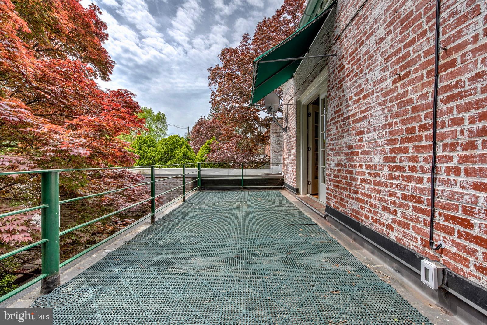 113 St Dunstans Road Baltimore, MD 21212 - Photo 29 of 45 Upper Rear Balcony/Terrace