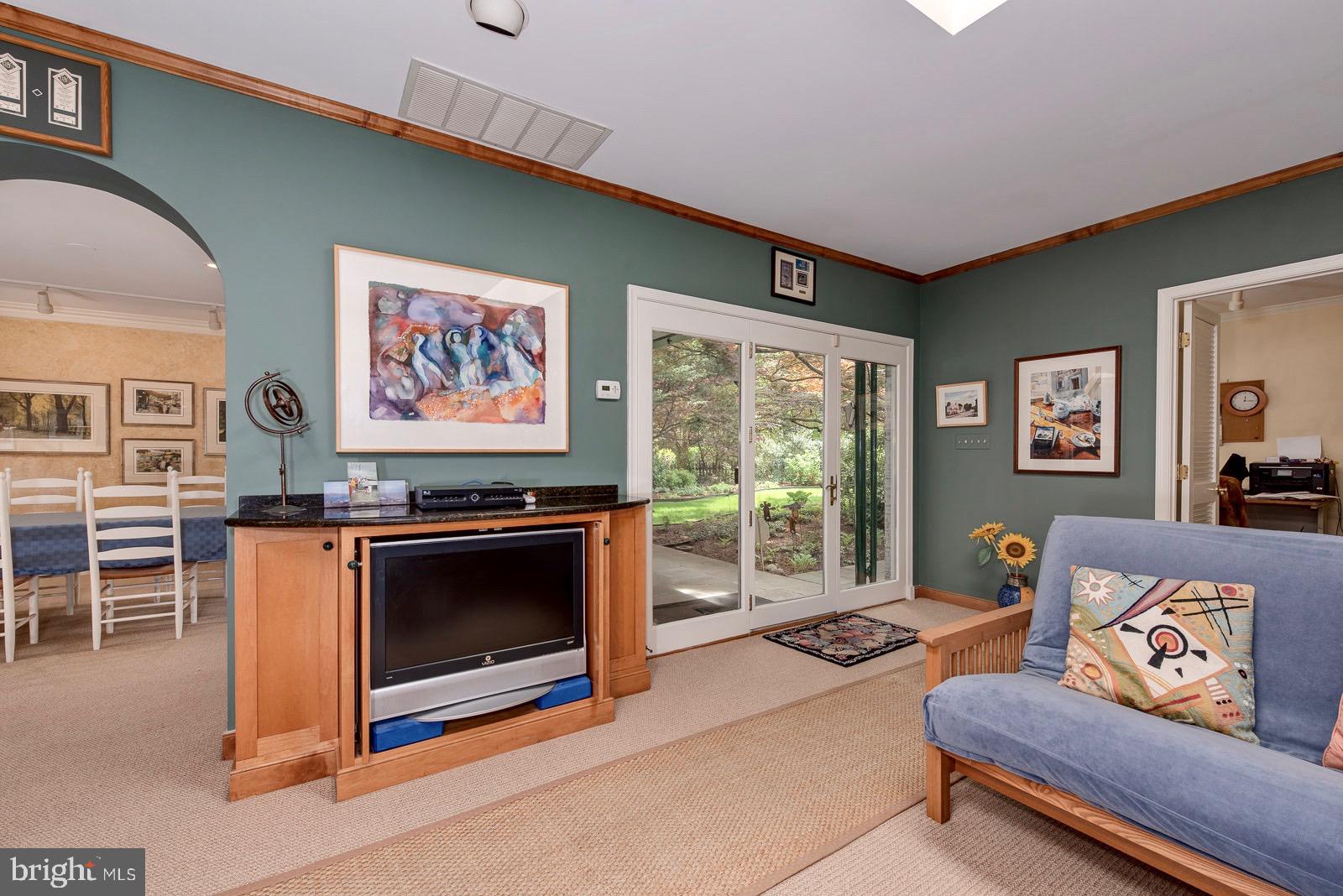 113 St Dunstans Road Baltimore, MD 21212 - Photo 5 of 45 Family Room