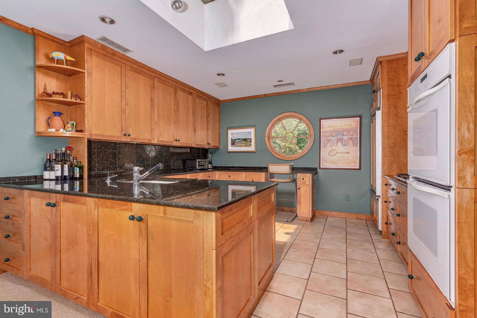 113 St Dunstans Road Baltimore, MD 21212 - Photo 7 of 45 Kitchen