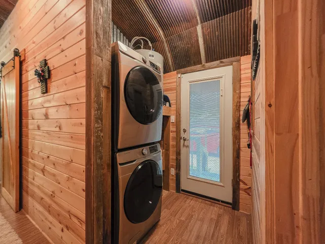a view of washer and dryer in a utility room
